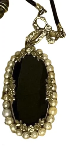 Pendentif Art Déco, Onyx, diamant & perles sur or 14 carats