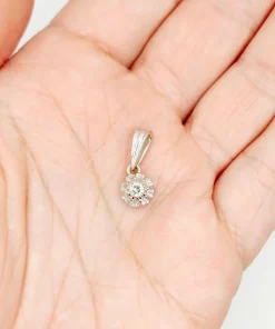 Pendentif art deco or blanc 18k diamant taille brillant 0,15 carats