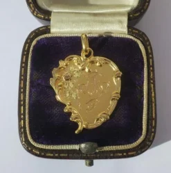 Pendentif Art Nouveau 1905 cœur rocaille