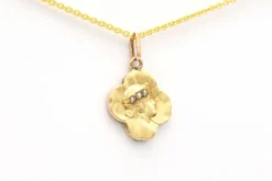Pendentif Art Nouveau en or jaune 18 carats serti de perles