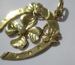 Pendentif Art Nouveau porte-bonheur