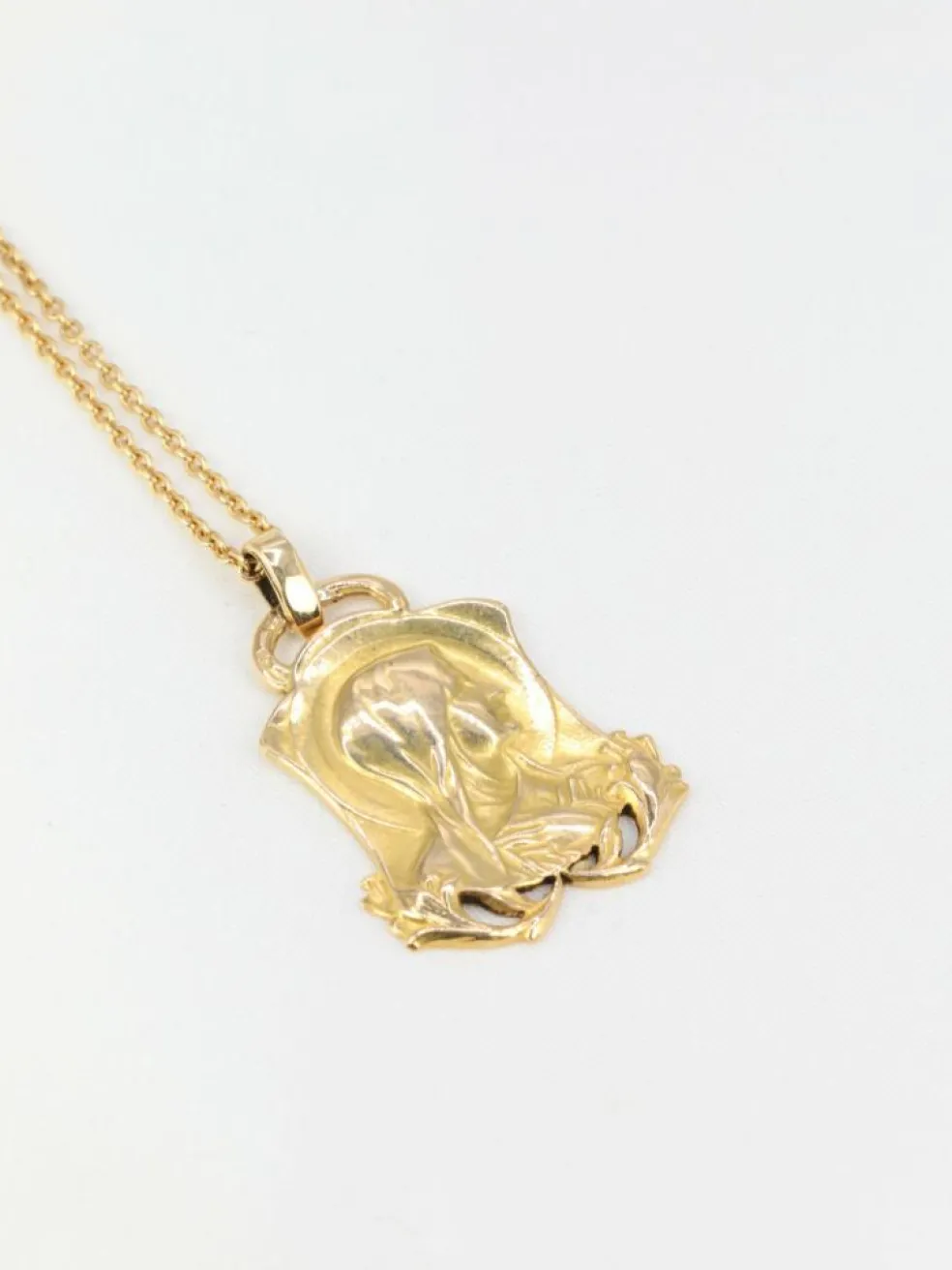 Pendentif Art-Nouveau en or jaune