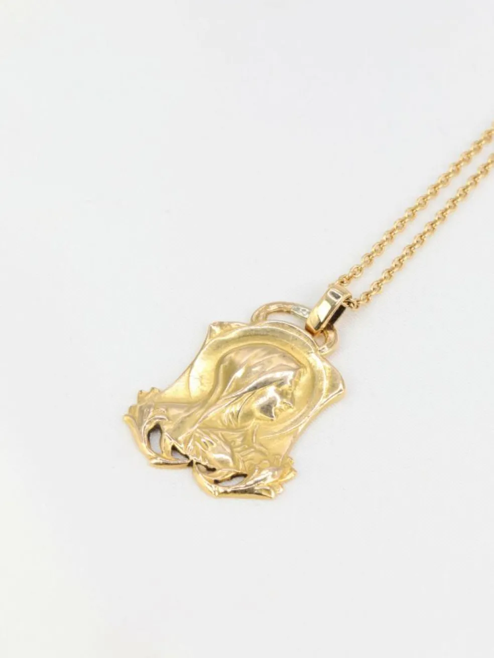 Pendentif Art-Nouveau en or jaune