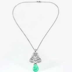 Pendentif Belle Epoque, or blanc, diamants et émeraude