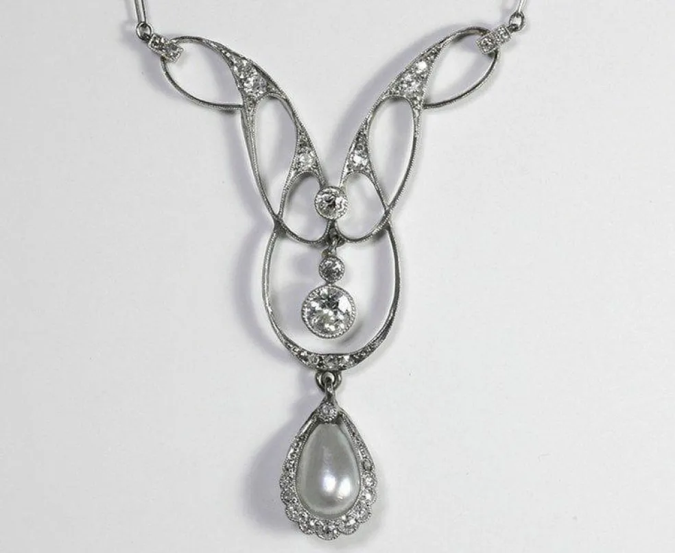 Pendentif Belle Époque en platine, perle fine et brillants