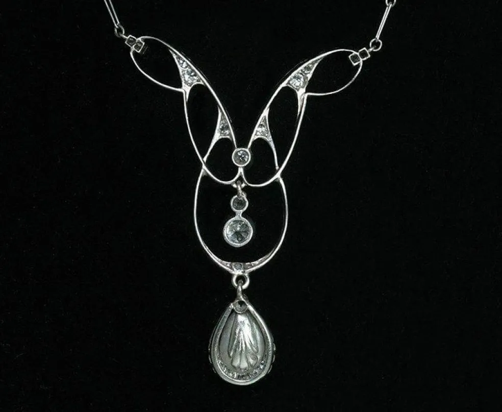 Pendentif Belle Époque en platine, perle fine et brillants