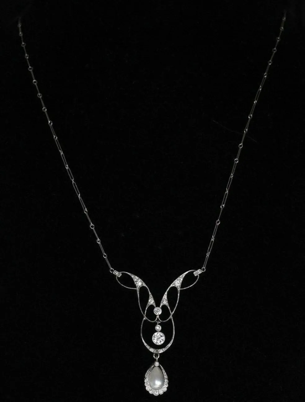 Pendentif Belle Époque en platine, perle fine et brillants