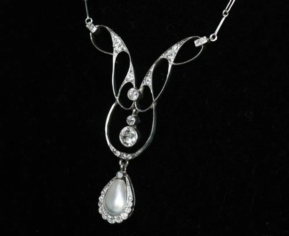 Pendentif Belle Époque en platine, perle fine et brillants