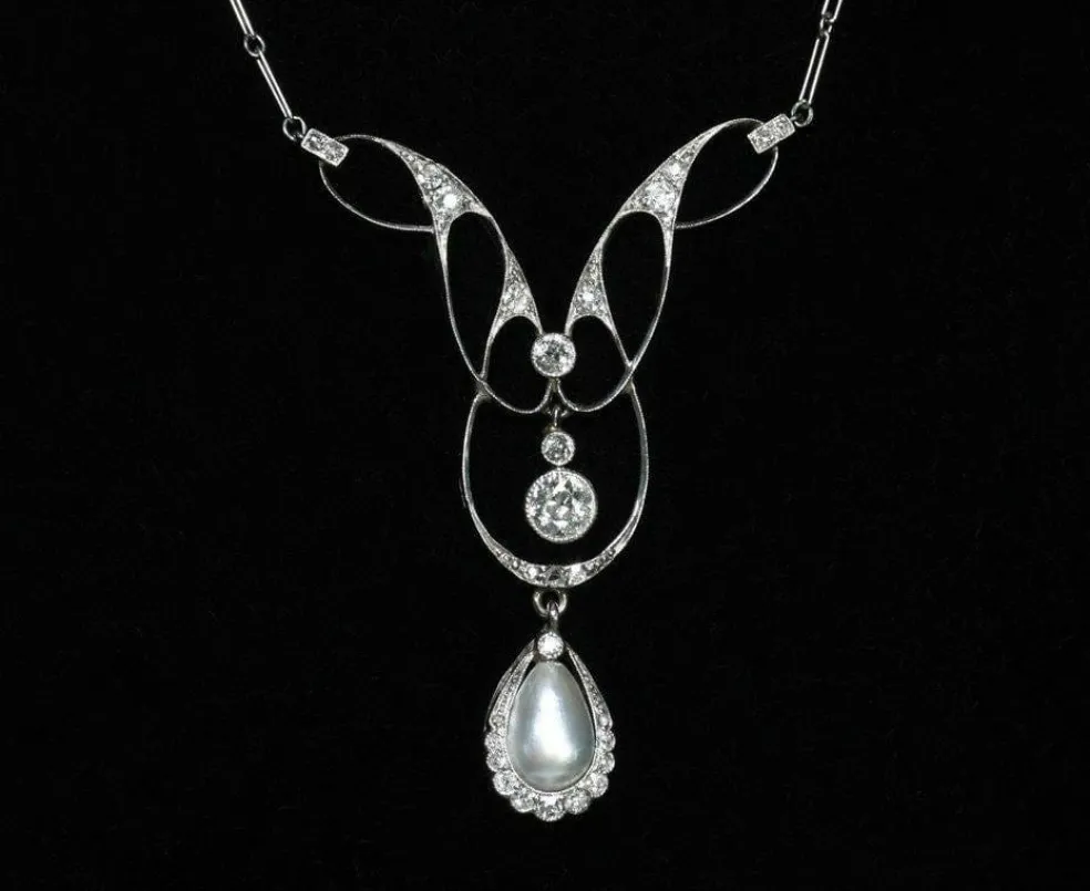 Pendentif Belle Époque en platine, perle fine et brillants