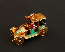 Pendentif Breloque Voiture émaillée, Or