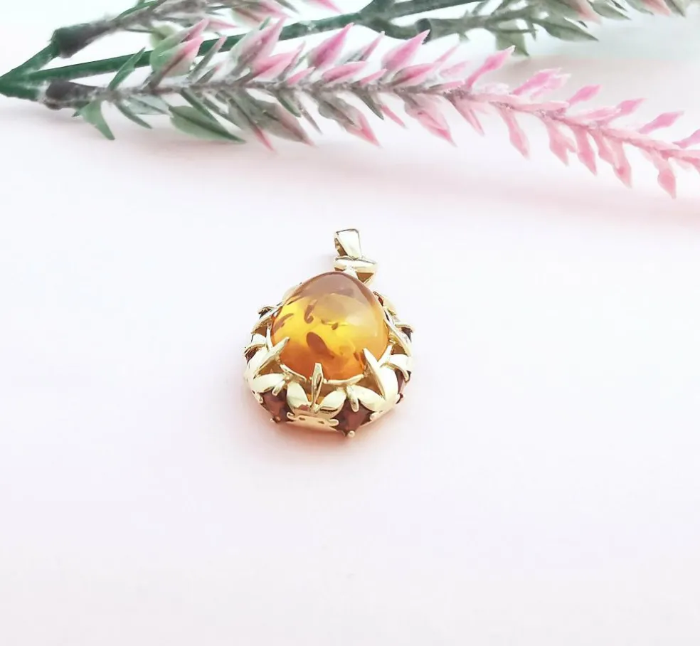 Pendentif Cabochon d'Ambre