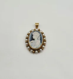 Pendentif camée or jaune serti de perles de culture