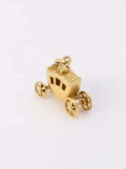 Pendentif charms carrosse vintage or jaune
