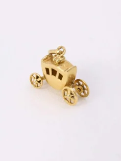 Pendentif charms carrosse vintage or jaune