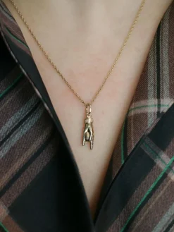 Pendentif Charms main signe des cornes or jaune