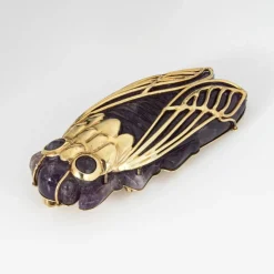 Pendentif cigale vintage en or jaune avec améthyste sculptée