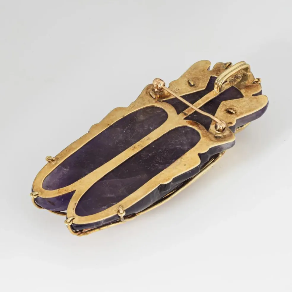 Pendentif cigale vintage en or jaune avec améthyste sculptée