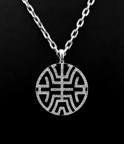 Pendentif Circulaire Onyx et Diamants, Chaîne en Or Blanc