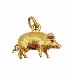 Pendentif cochon en or jaune orné de pierre rouges (circa 1890)