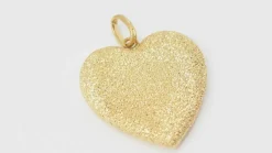 Pendentif Coeur sablé de Carolina BUCCI en or jaune