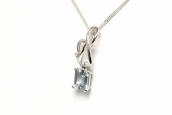 Pendentif contemporain or blanc, aigue-marine, diamants