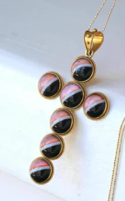 Pendentif Croix Cabochon d'Agate sur Or jaune