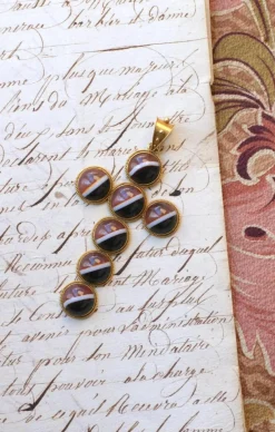 Pendentif Croix Cabochon d'Agate sur Or jaune