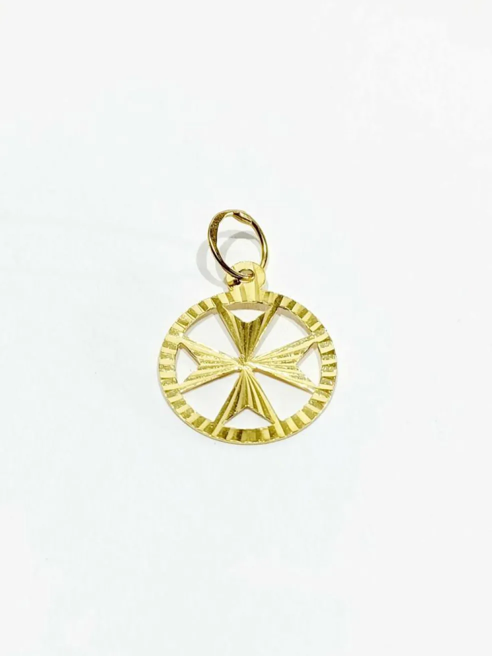 Pendentif Croix de Malte or jaune