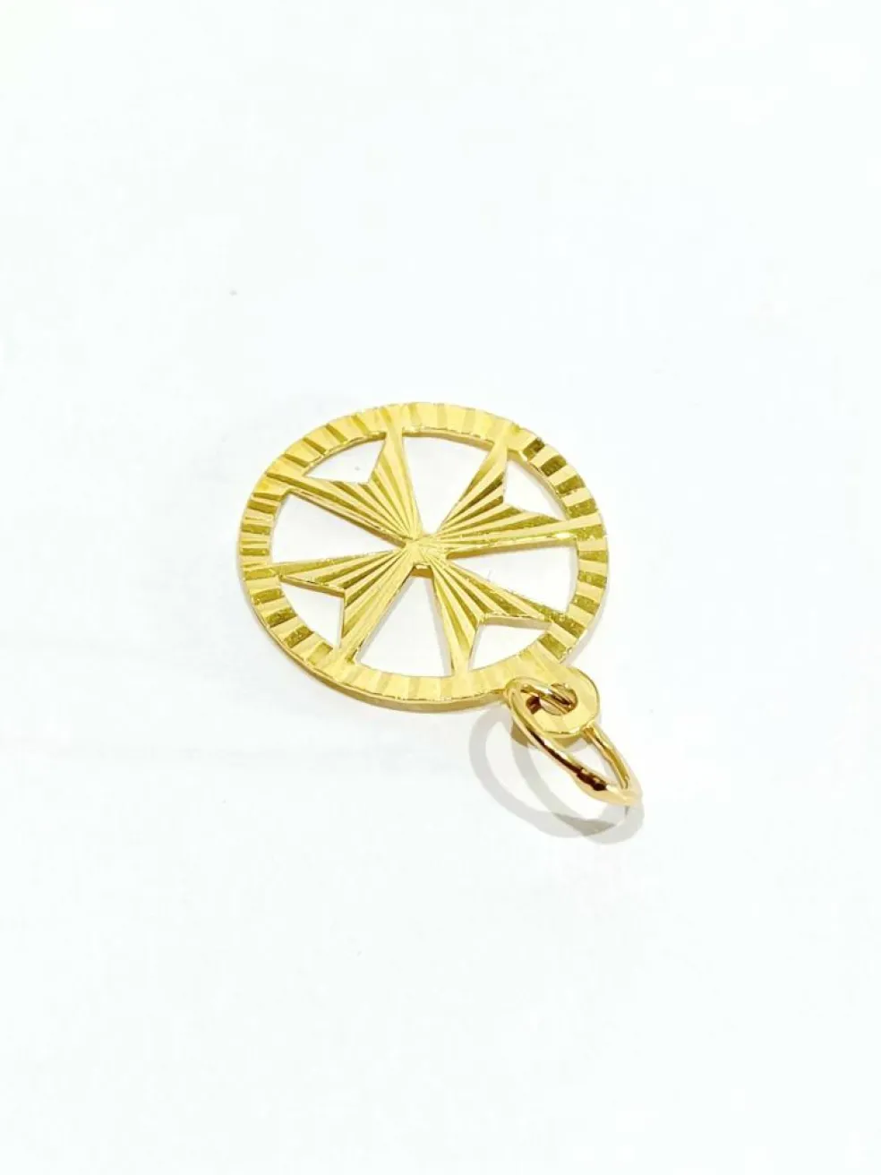 Pendentif Croix de Malte or jaune