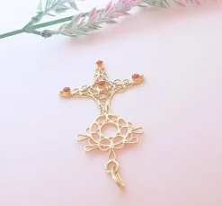 Pendentif Croix du sud ou d'Agadez, cabochons de Corail Or