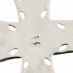 Pendentif croix émaillée