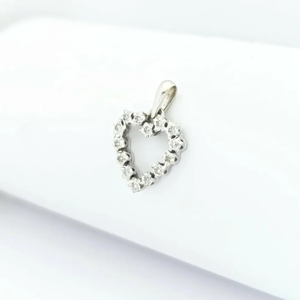 Pendentif cœur en or blanc et diamants