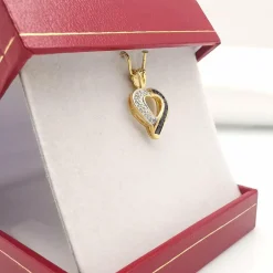 pendentif cœur or jaune saphirs et diamant