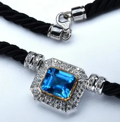 Pendentif des années 80