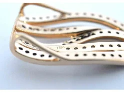 Pendentif design en or rose avec diamants taille brillant