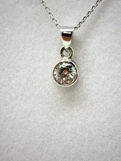 PENDENTIF DIAMANT OR BLANC