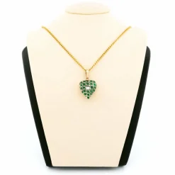 Pendentif en forme de cœur en or jaune 18 carats avec diamant et émeraude