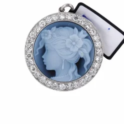 Pendentif en or avec camée et brillant