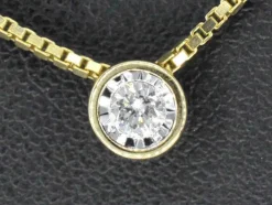 Pendentif en or avec un diamant taille brillant