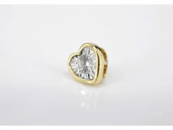 Pendentif en or avec un diamant taille brillant en forme de coeur