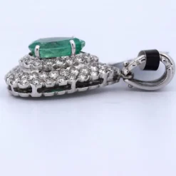 PENDENTIF EN OR BLANC 18 KT - ÉMERAUDE et DIAMANTS
