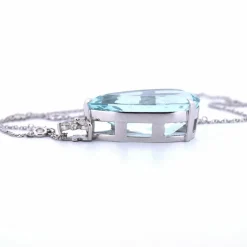 PENDENTIF EN OR BLANC 18 KT - AIGUE-MARINE et DIAMANTS