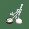 Pendentif en or blanc avec perles
