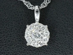 Pendentif en or blanc avec diamants