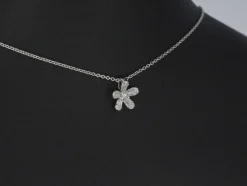 Pendentif en or blanc avec diamants naturels véritables