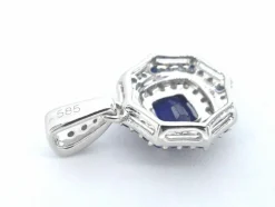 Pendentif en or blanc avec diamants et saphir