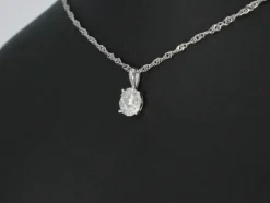 Pendentif en or blanc avec diamants
