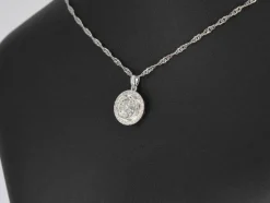 Pendentif en or blanc avec diamants 0,75 carat