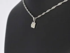 Pendentif en or blanc avec diamants