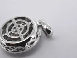 Pendentif en or blanc avec diamants 0,75 carat